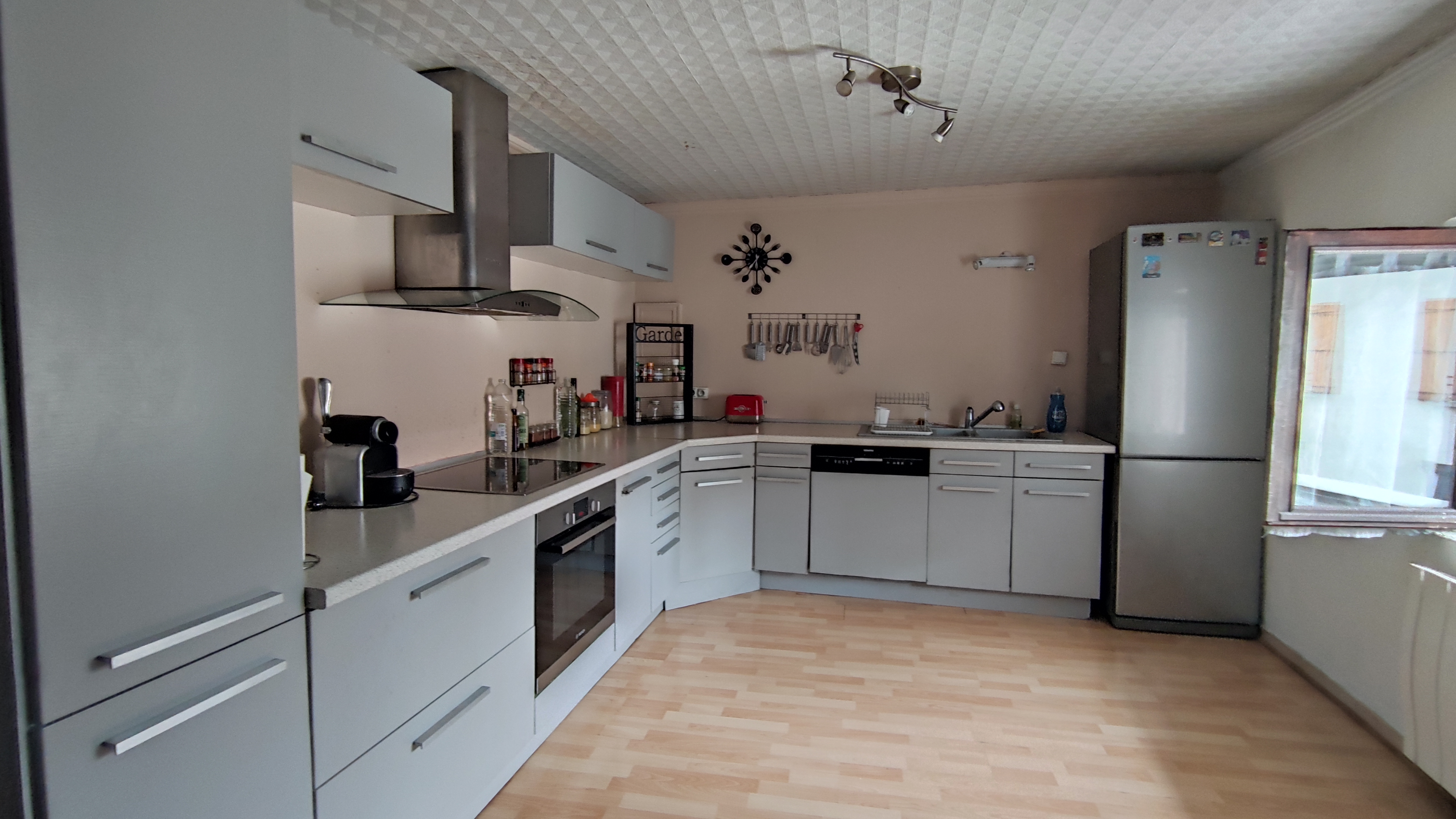 Home in Metric Way