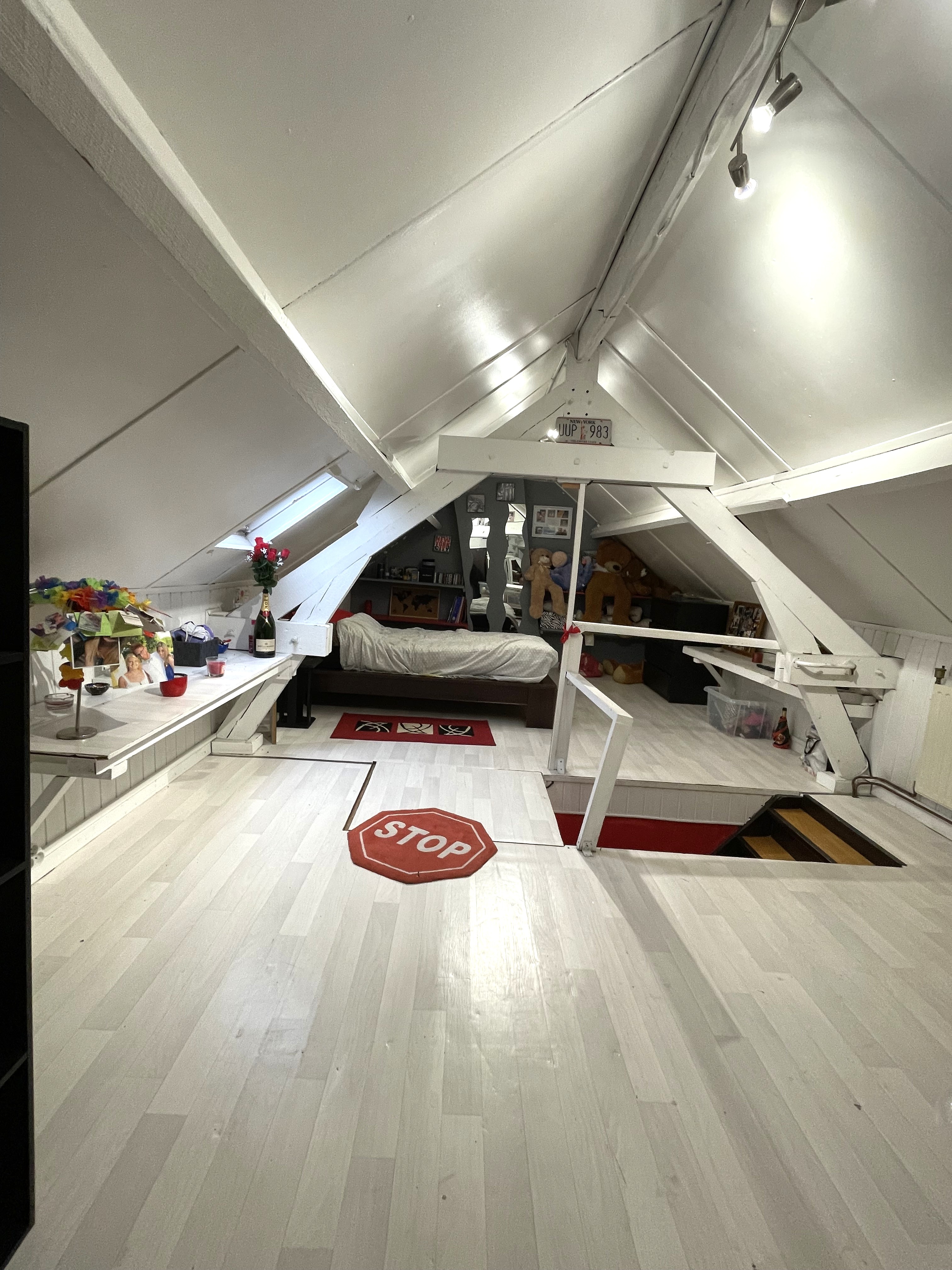 Gallery 17